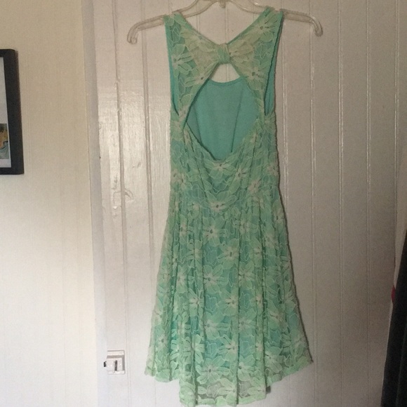 Flower dress - Picture 2 of 3